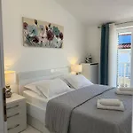 Apartment Sea