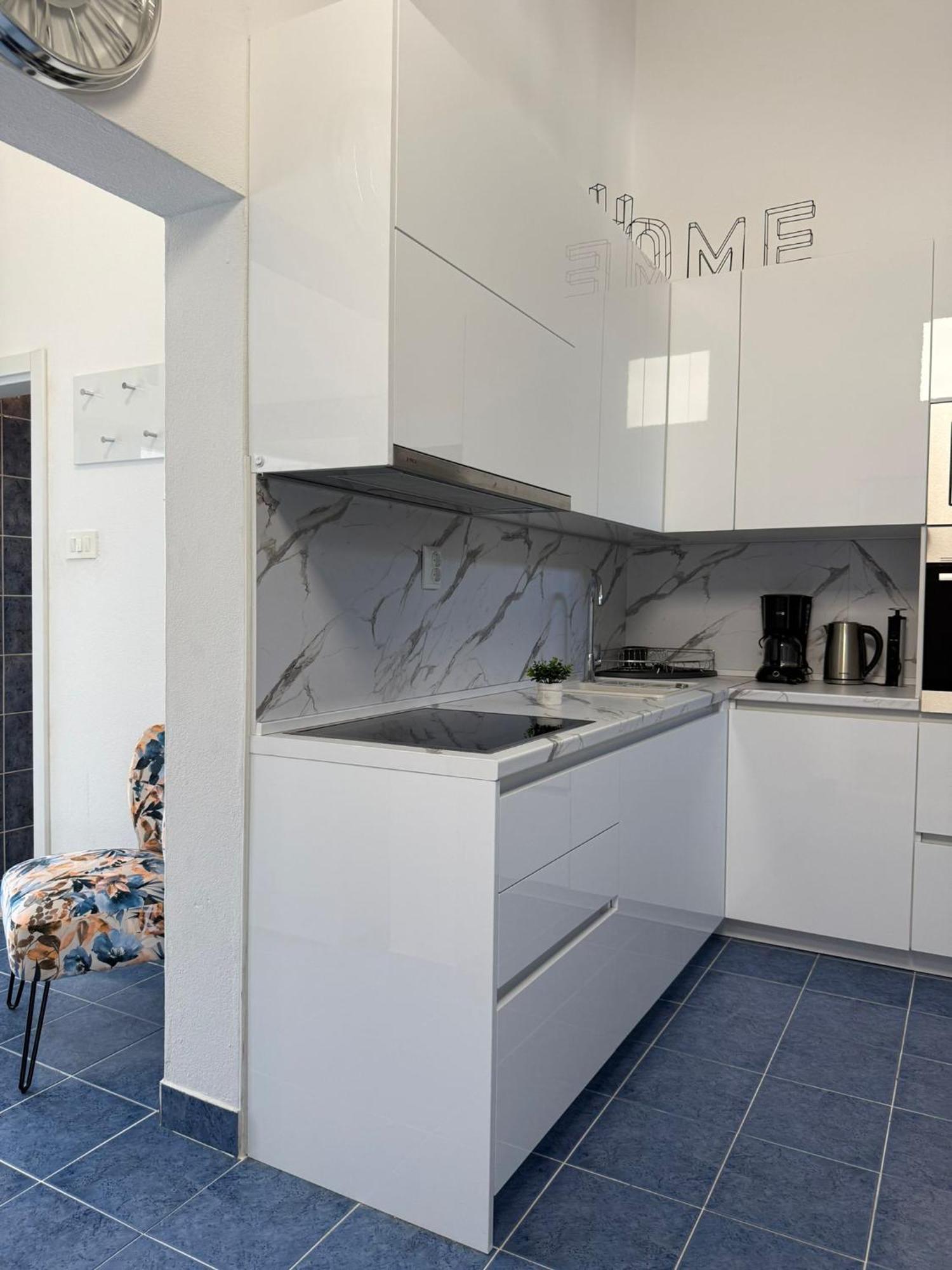 Apartma Sea *