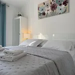 Apartment Sea